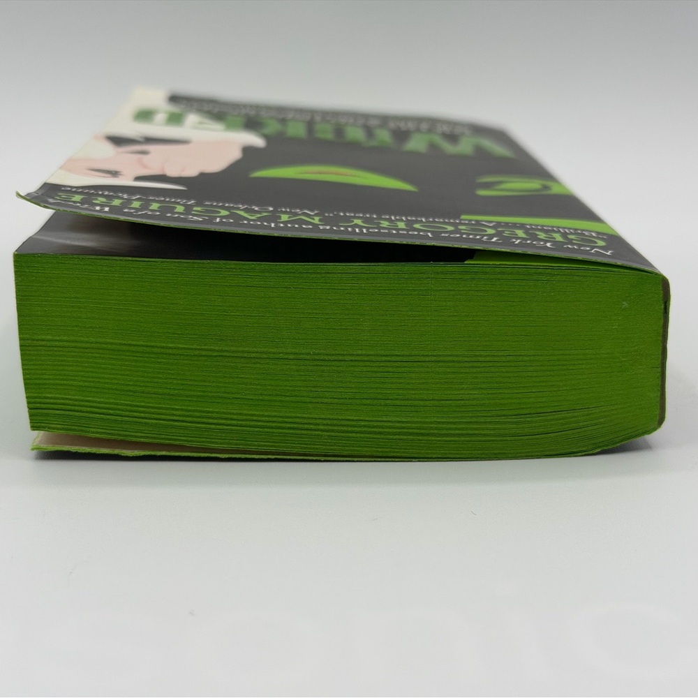 Wicked: The Life and Times of the Wicked Witch of the West by Gregory Maguire - Picture 3 of 10